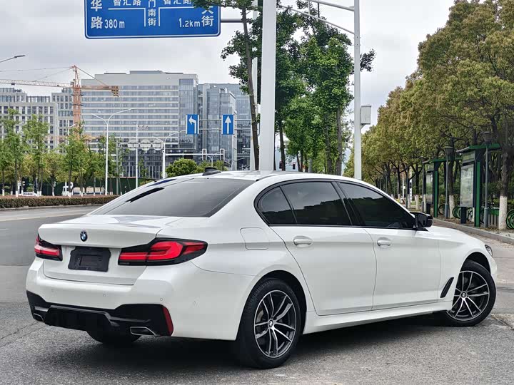 BMW 5-Series 2022 525 Li M — фото 2