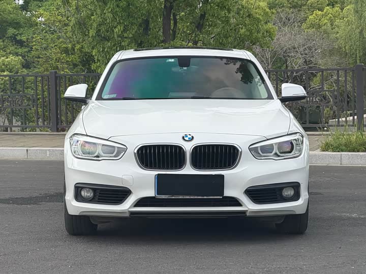 BMW 1-Series 2015 120i Leading — фото 2