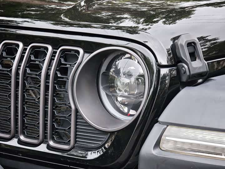 Jeep Wrangler — фото 19