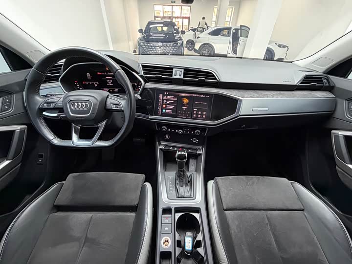 Audi Q3 2022 35 TFSI — фото 15