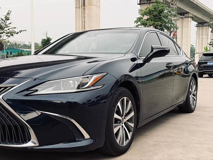 Lexus ES 2020 200 — фото 9