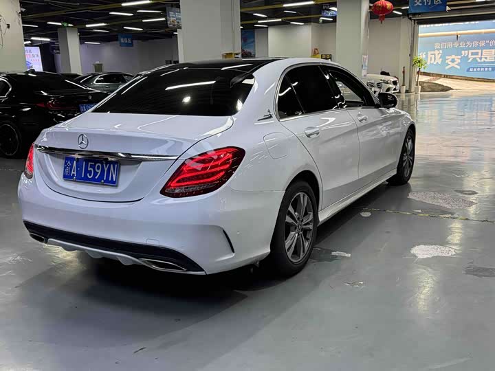 Mercedes-Benz C-Class 2018 C 200 L — фото 7