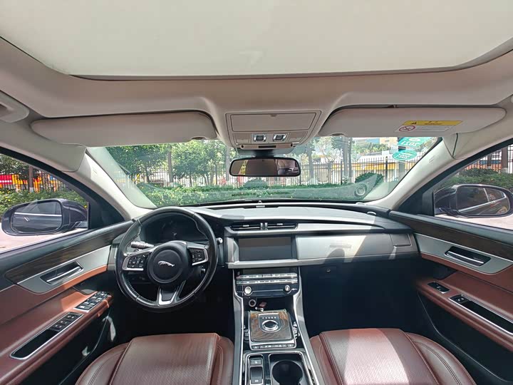 Jaguar XFL 2019 XFL 2.0 T 250 PS 2 WD — фото 12