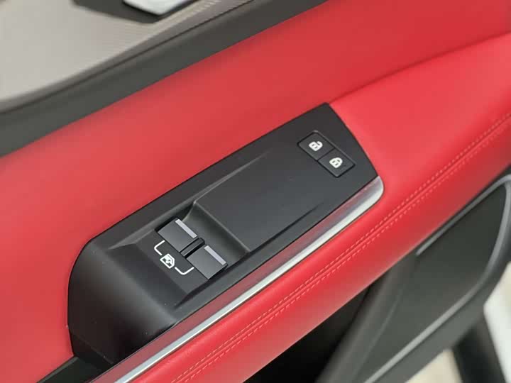 Jaguar XEL 2022 2.0 T 250 PS R-DYNAMIC S — фото 14