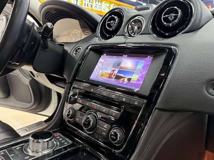 Jaguar XJ 2016 XJL 3.0 SC 2 WD — фото 16