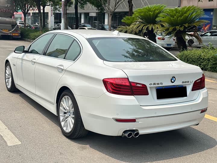 BMW 5-Series 2017 525 Li — фото 4