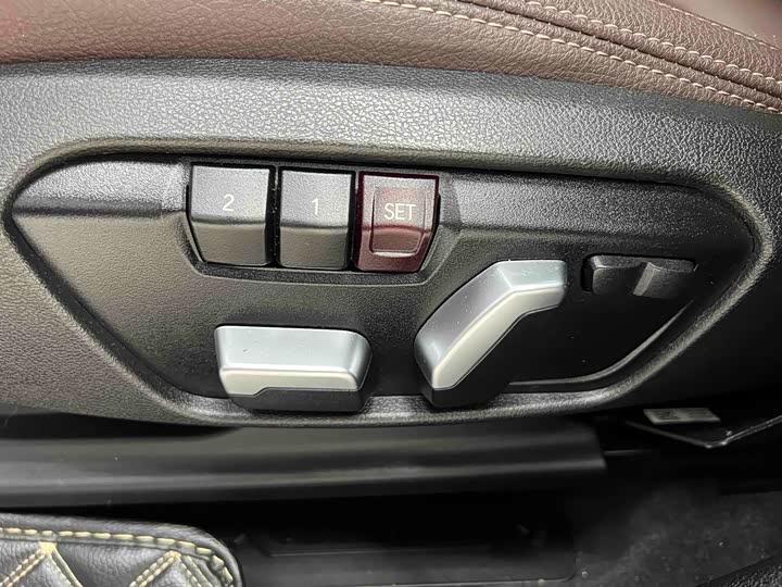 BMW X1 2022 x Drive 25 Li — фото 16