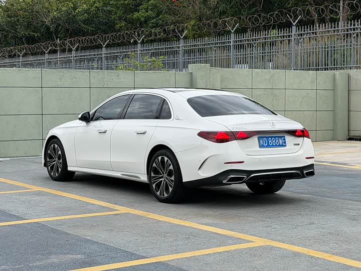 Mercedes-Benz E-Class 2024 E 300 L Sport — фото 7