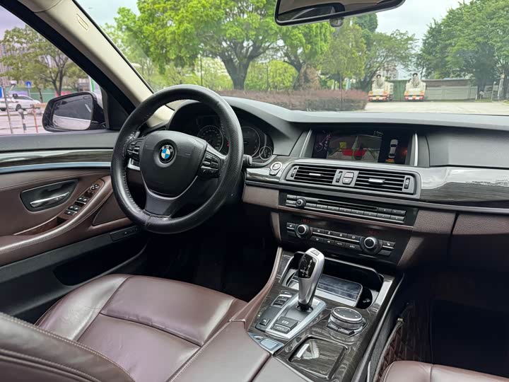 BMW 5 Series 525Li — фото 7