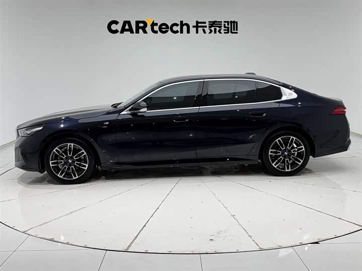BMW 5-Series 2025 525 Li M — фото 6