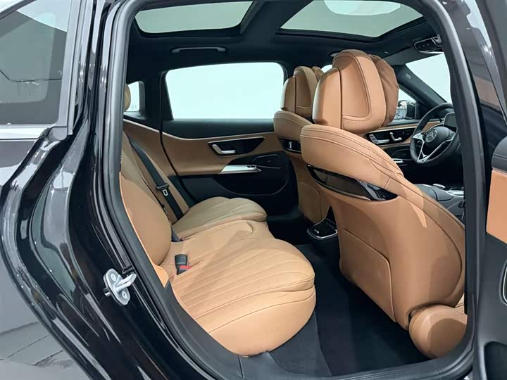 Mercedes-Benz E-Class 2024 E 260 L — фото 20
