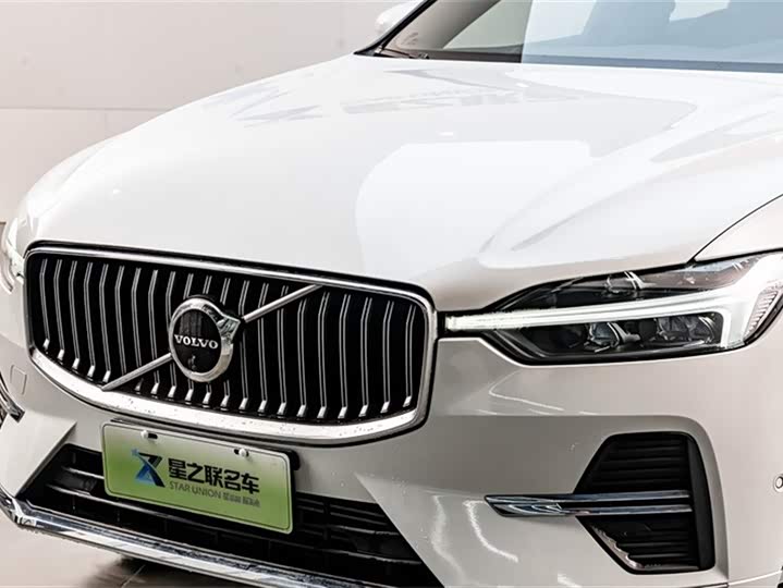 Volvo XC60 Hybrid 2023 T 8 PHEV 4 WD — фото 4