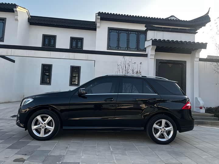 Mercedes-Benz M-Class 2015 ML 400 4 MATIC — фото 4