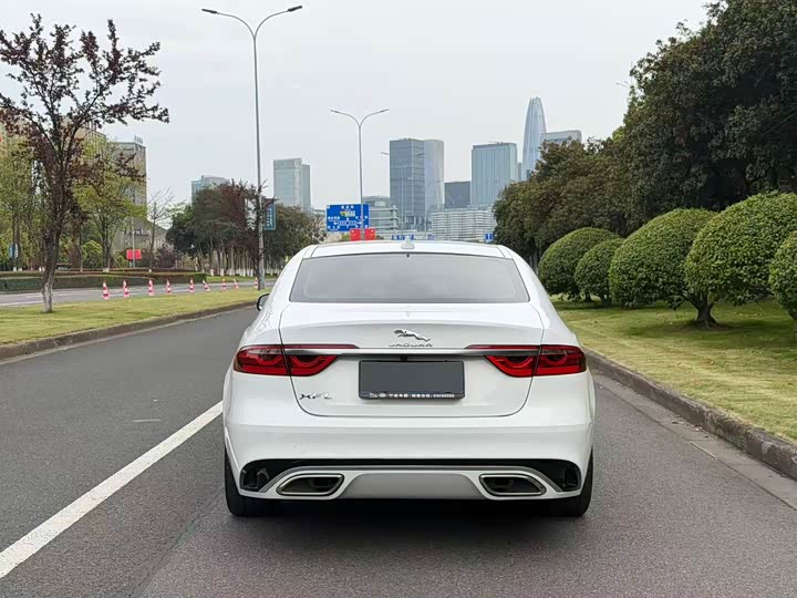 Jaguar XFL 2023 XFL 2.0 T P 250 2 WD — фото 9