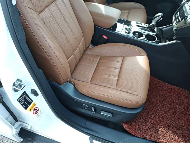 Changan CS95 2017 2.0 T 2 WD — фото 25