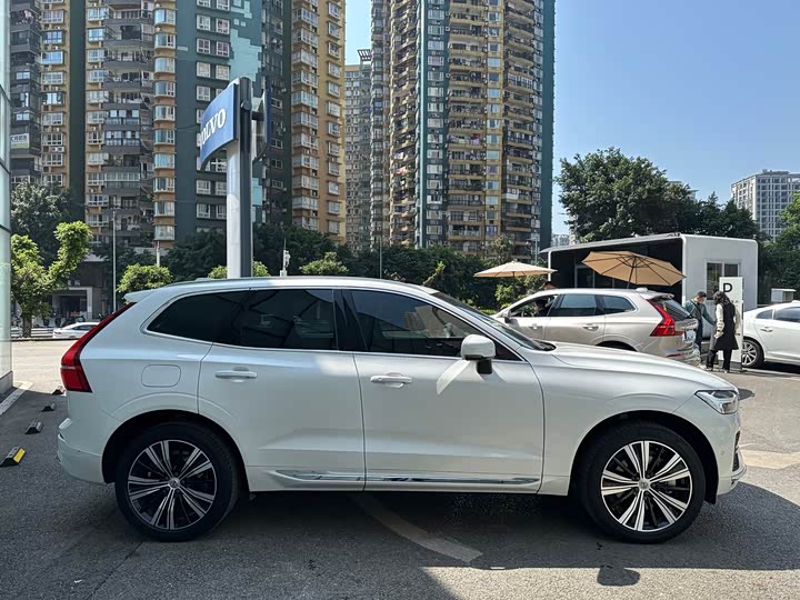 Volvo XC60 Hybrid 2022 T 8 PHEV 4 WD — фото 4