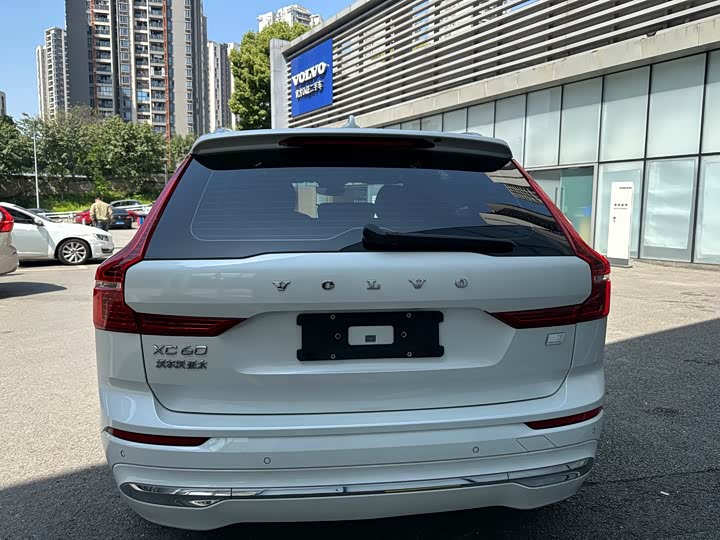 Volvo XC60 Hybrid 2022 T 8 PHEV 4 WD — фото 7