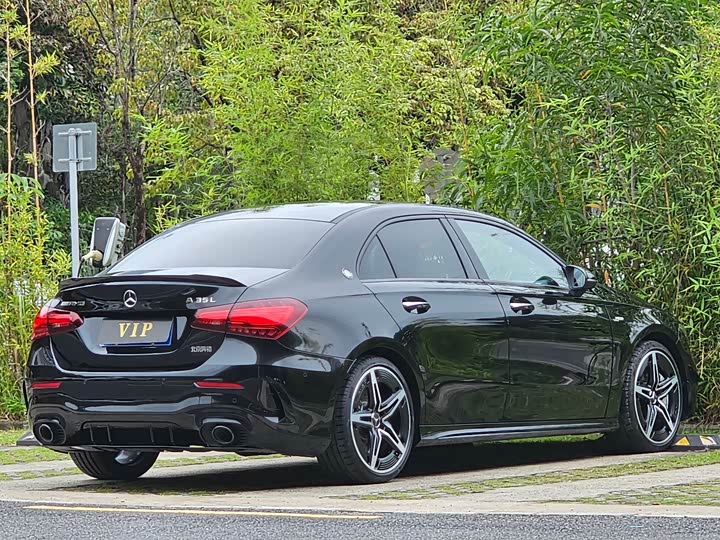 Mercedes-Benz A-Class 2025 AMG A 35 L 4 MATIC — фото 11