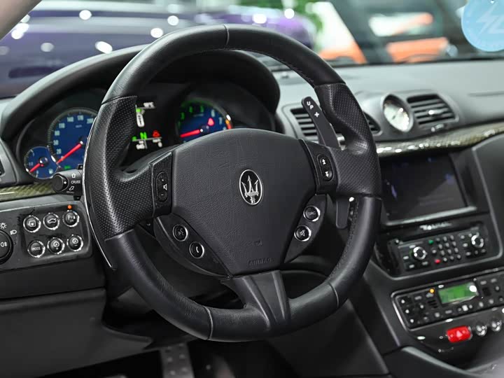 Maserati Gran 2013 4.7 L Sport F 1 — фото 10