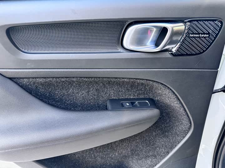 Volvo XC40 2021 T 4 WD — фото 11