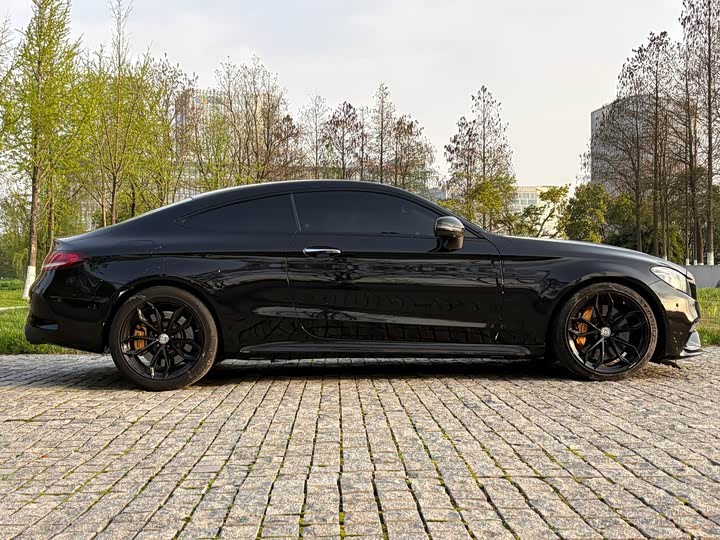 Mercedes-Benz C-Class 2019 AMG C 63 — фото 4