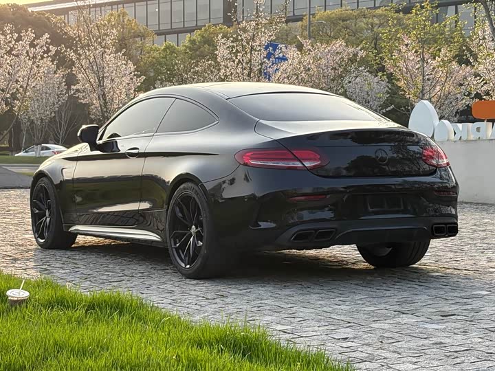 Mercedes-Benz C-Class 2019 AMG C 63 — фото 7