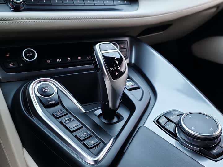 BMW i8 2014 Standard — фото 24
