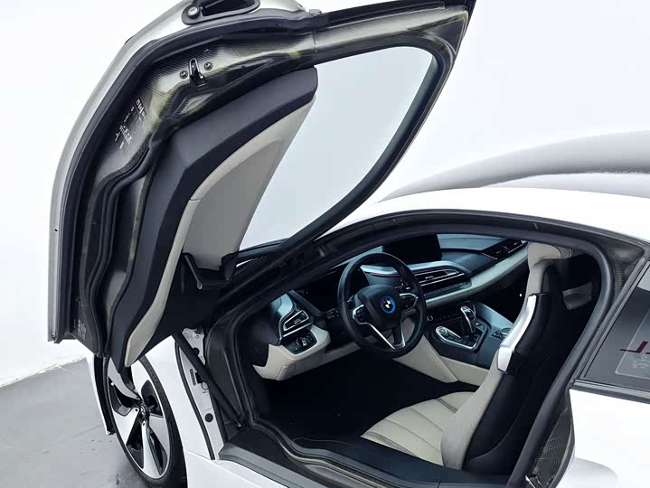 BMW i8 2014 Standard — фото 32