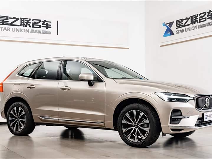 Volvo XC60 2025 B 5 4 WD — фото 6
