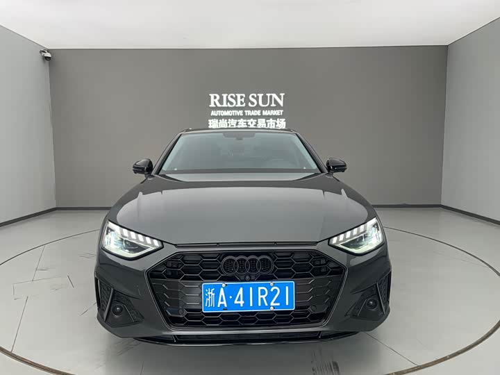 Audi A4L 2022 40 TFSI — фото 2