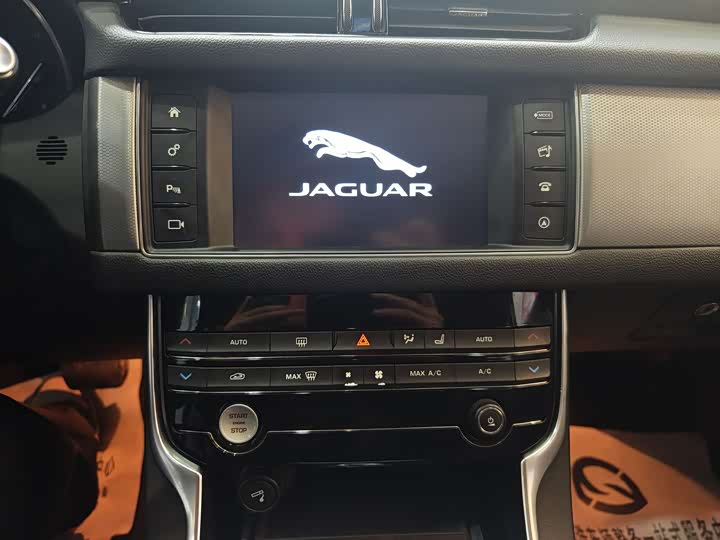 Jaguar XFL 2017 XFL 2.0 T 240 PS — фото 5