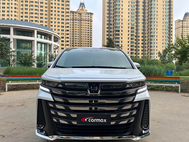 Toyota Vellfire — фото 1