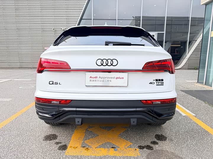 Audi Q5L Sportback 2024 40 TFSI Luxury — фото 13