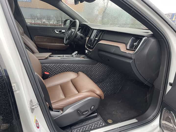 Volvo XC60 Hybrid 2022 T 8 PHEV 4 WD — фото 10