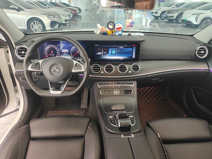 Mercedes-Benz E-Class 2018 E 200 L Sport — фото 10