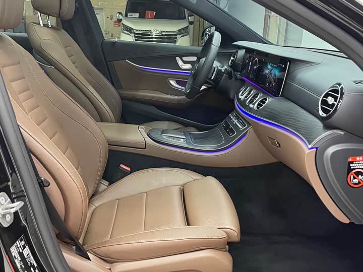Mercedes-Benz E-Class 2022 E 260 L Sport — фото 9