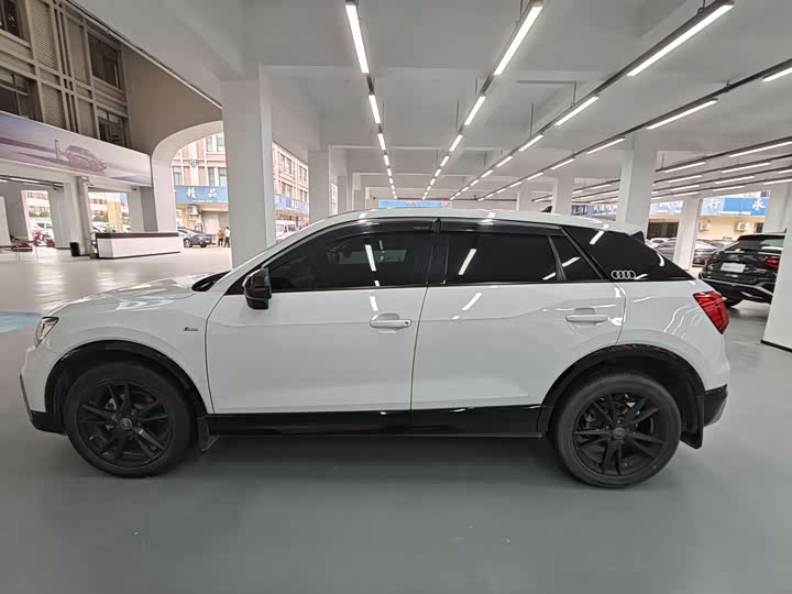 Audi Q2L 2021 35 TFSI — фото 3