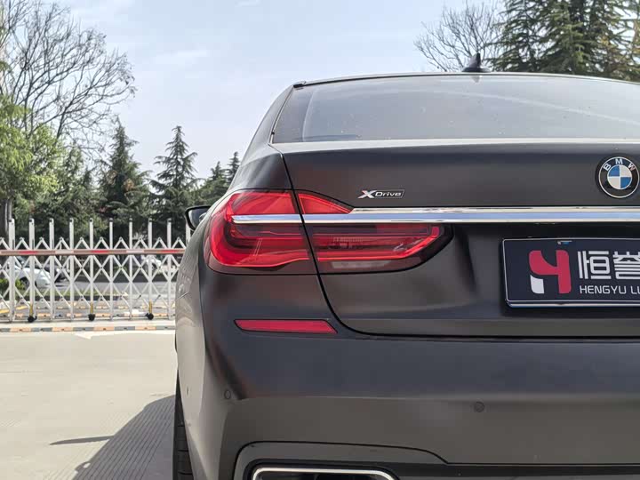 BMW 7-Series 2018 740 Li x Drive M — фото 27