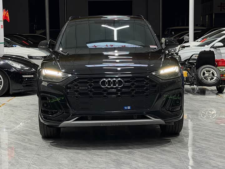 Audi Q5L 40 TFSI люкс-динамик — фото 3