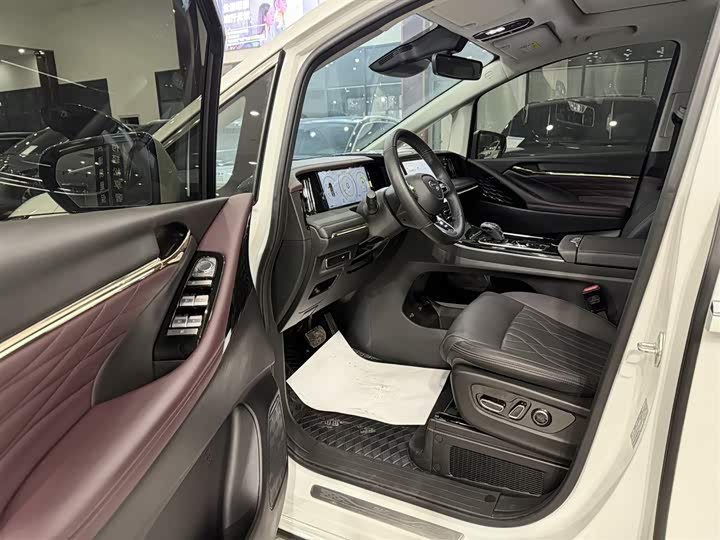 Trumpchi M8 2024 400 T — фото 12