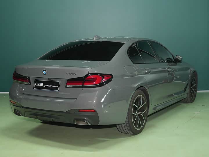 BMW 5 Series — фото 3