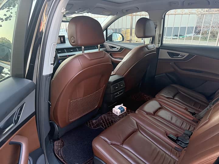 Audi Q7 40 TFSI комфорт — фото 8
