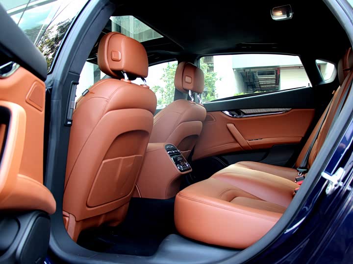 Maserati Quattroporte — фото 8