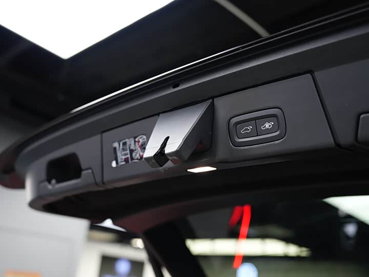 Volvo V90 2024 Cross Country B 5 AWD — фото 19
