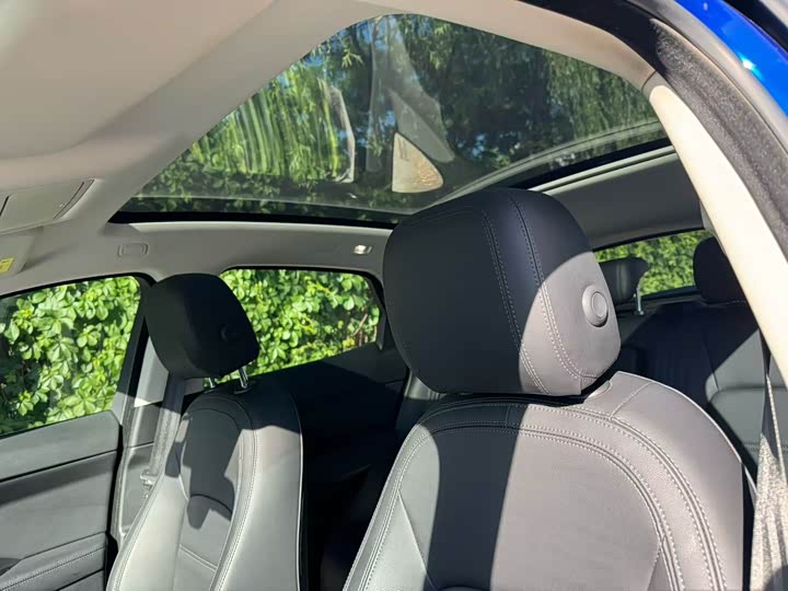 Jaguar E-PACE 2018 P 200 S V — фото 9