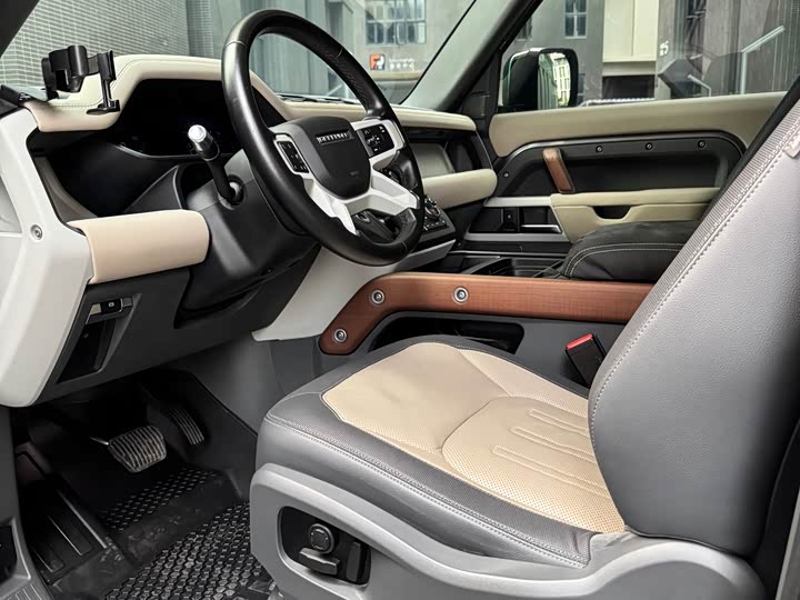 Land Rover Defender — фото 10