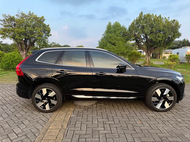 Volvo XC60 Hybrid 2024 T 8 PHEV 4 WD — фото 11