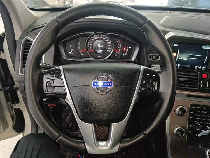 Volvo XC60 2017 T 5 AWD — фото 3