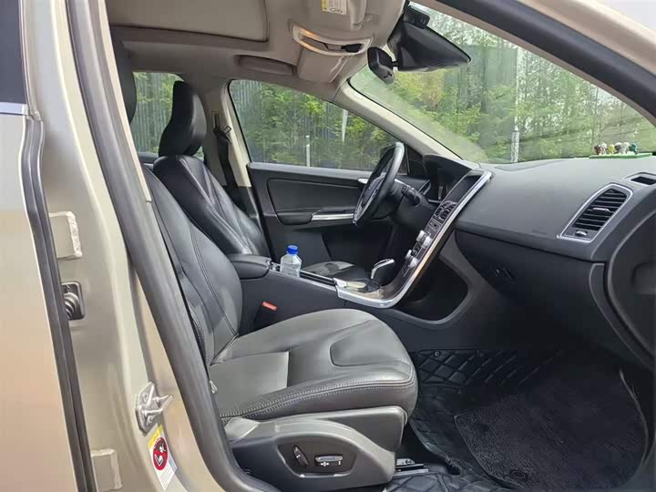 Volvo XC60 2017 T 5 AWD — фото 13