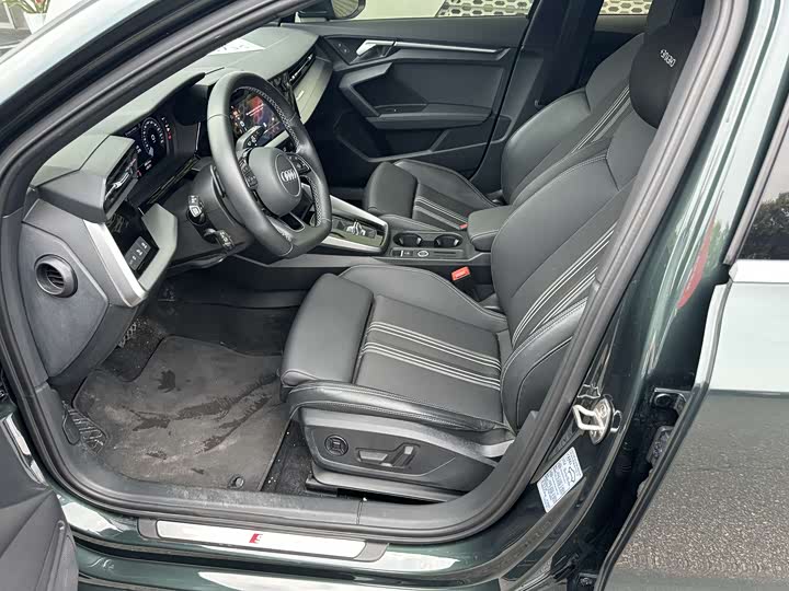 Audi A3 Sportback 35 TFSI спорт — фото 5